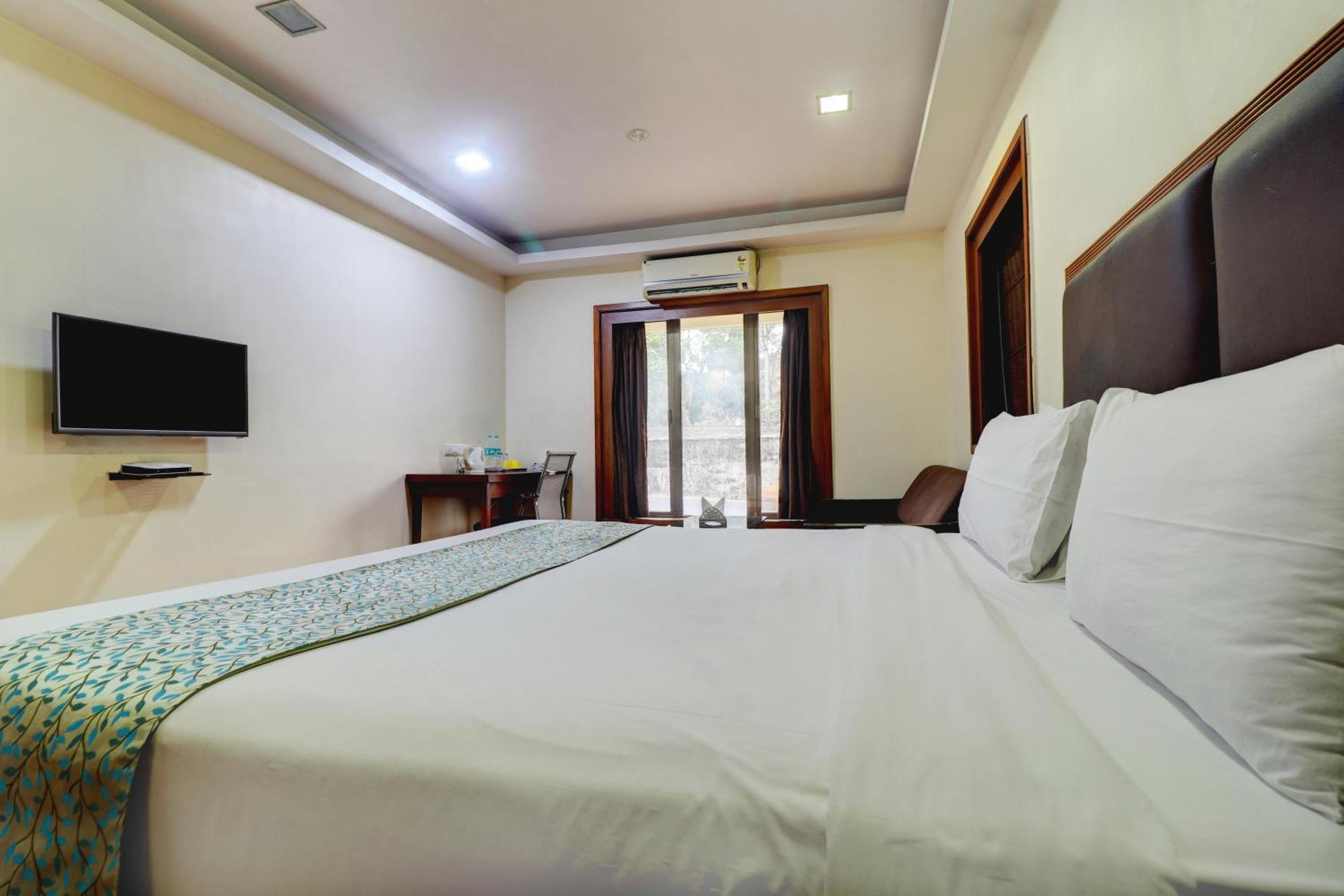 Amazinn Villa Лонавала Екстериор снимка